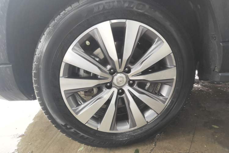 Used CHANGAN CS95 2017 2.0T Two-Wheel Drive Zhitu Edition Left Front Wheel Hub