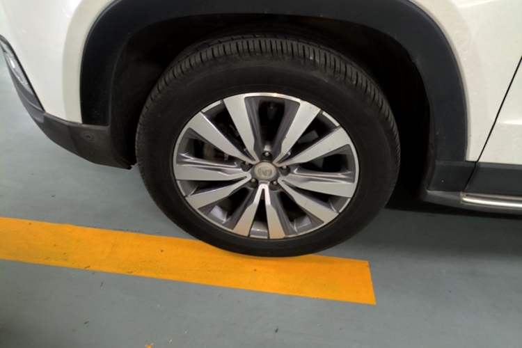 Used CHANGAN CS95 2017 2.0T Four-Wheel Drive ZhiZun Edition Left Front Wheel Hub