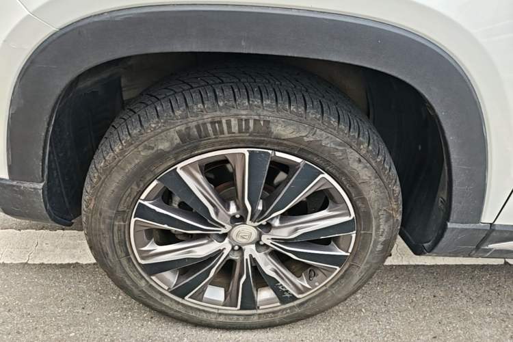 Used CHANGAN CS95 2017 2.0T Two-Wheel Drive Zhituo Edition Left Front Wheel Hub