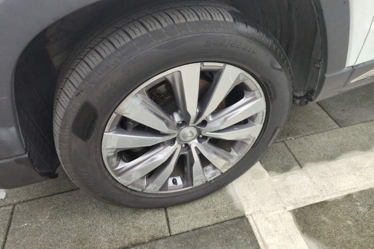 Used CHANGAN CS95 2017 2.0T Two-Wheel Drive Zhitu Edition Left Front Wheel Hub