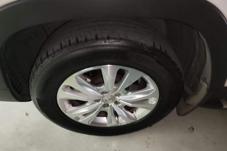 Used CHANGAN CS95 2017 2.0T Two-Wheel Drive Zhiyuan Edition Left Front Wheel Hub