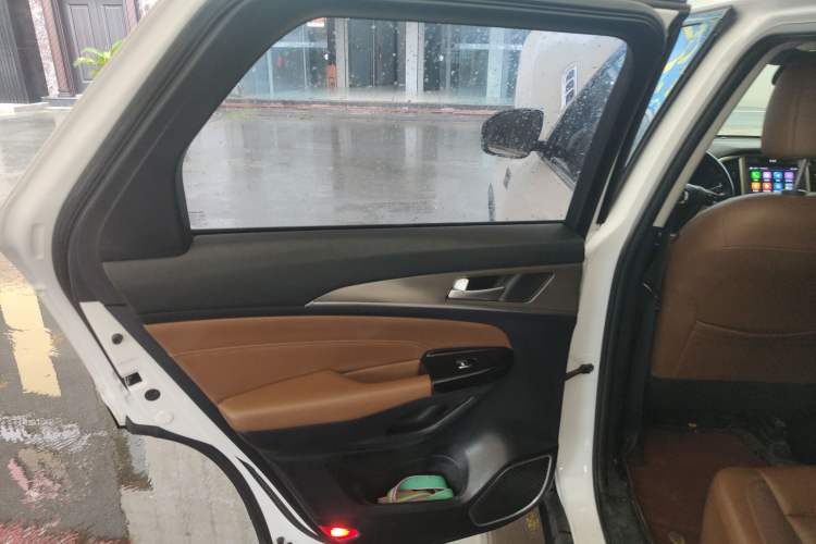 Used CHANGAN CS95 2017 2.0T Two-Wheel Drive Zhitu Edition Left Rear Door Interior