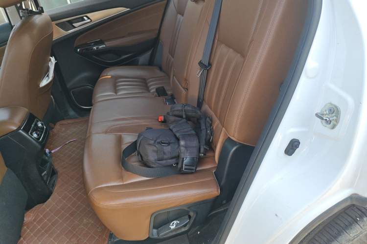Used CHANGAN CS95 2017 2.0T Two-Wheel Drive Zhiyuan Edition Left Rear Seat