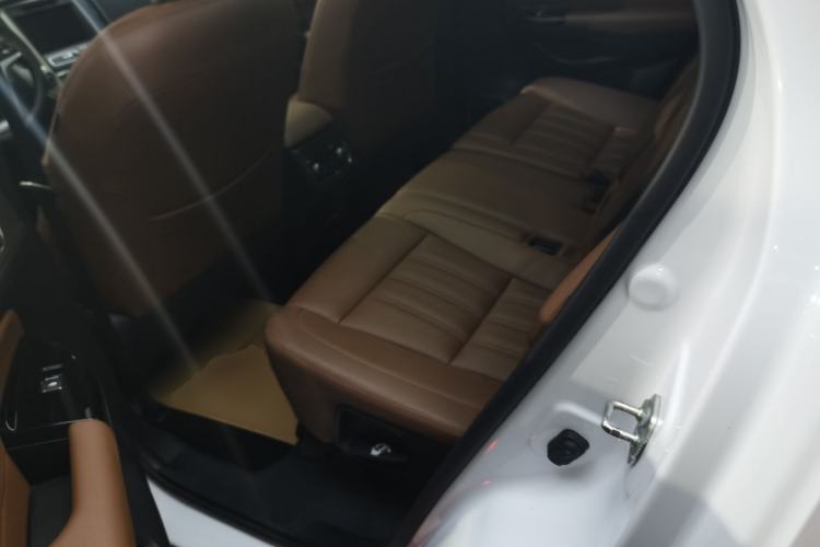 Used CHANGAN CS95 2017 2.0T Two-Wheel Drive Zhitu Edition Left Rear Seat