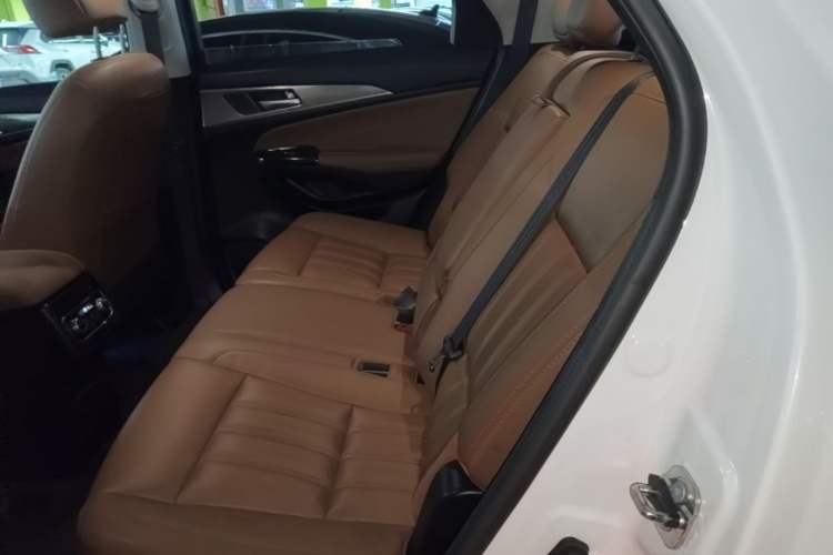 Used CHANGAN CS95 2017 2.0T Two-Wheel Drive Zhiyuan Edition Left Rear Seat