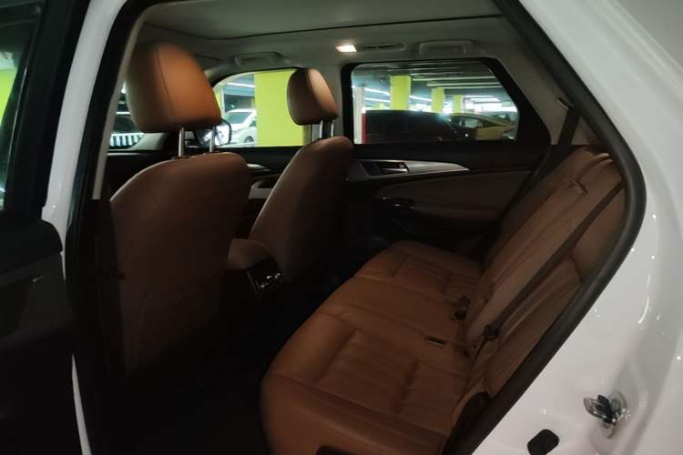 Used CHANGAN CS95 2017 2.0T Two-Wheel Drive Zhiyuan Edition Left Rear Seat