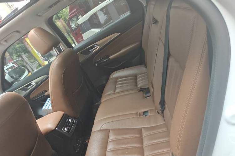 Used CHANGAN CS95 2017 2.0T Four-Wheel Drive Smart Edition Left Rear Seat