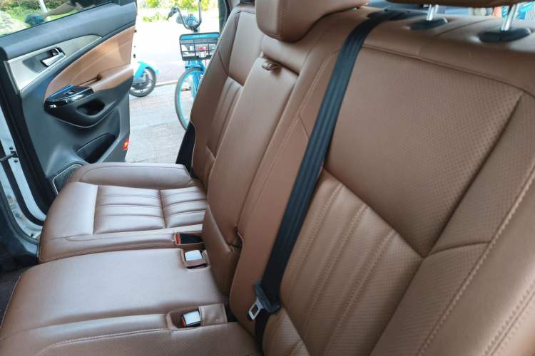 Used CHANGAN CS95 2017 2.0T Two-Wheel Drive Zhituo Edition Left Rear Seat