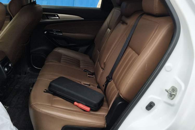 Used CHANGAN CS95 2017 2.0T Two-Wheel Drive Zhiyuan Edition Left Rear Seat