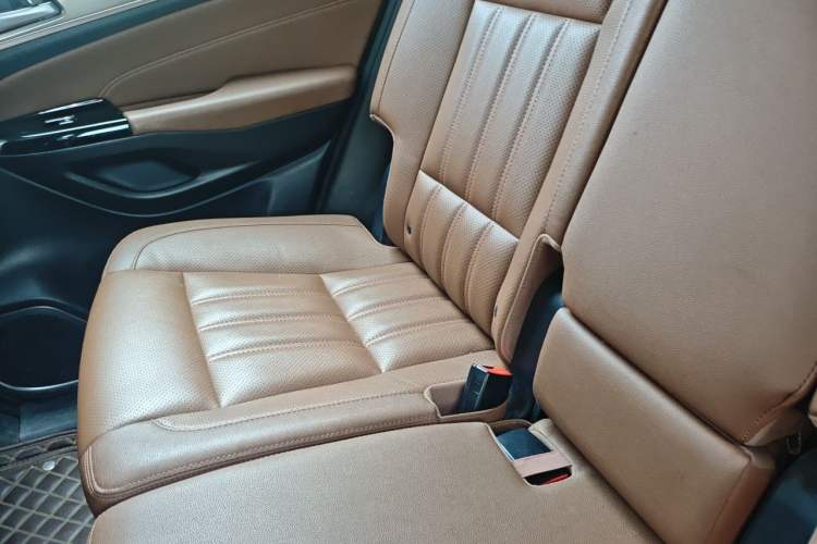 Used CHANGAN CS95 2017 2.0T Two-Wheel Drive Zhiyuan Edition Left Rear Seat