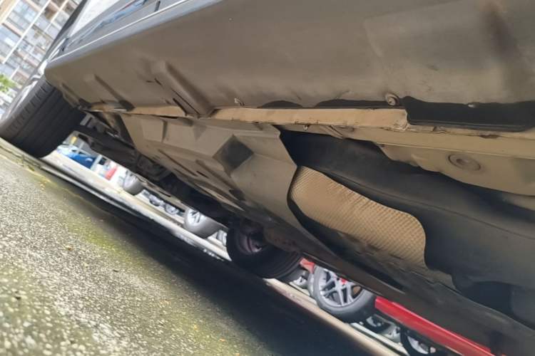 Used CHANGAN CS95 2017 2.0T Two-Wheel Drive Zhituo Edition Left Side Sill