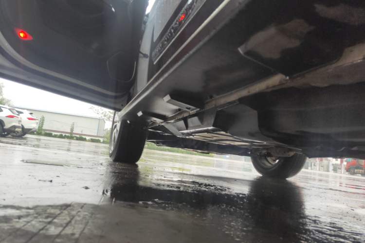 Used CHANGAN CS95 2017 2.0T Two-Wheel Drive Zhitu Edition Left Side Sill