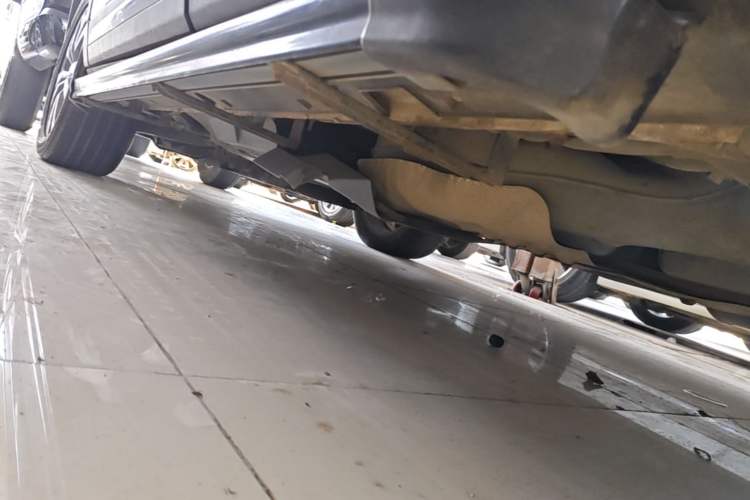 Used CHANGAN CS95 2017 2.0T Two-Wheel Drive Zhitu Edition Left Side Sill