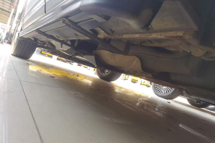 Used CHANGAN CS95 2017 2.0T Two-Wheel Drive Zhitu Edition Left Side Sill