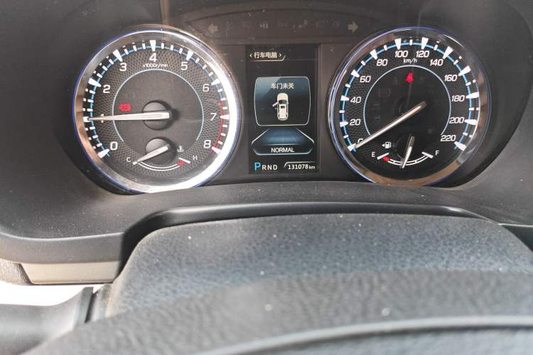 Used CHANGAN CS95 2017 2.0T Two-Wheel Drive Zhiyuan Edition Odometer Close Up