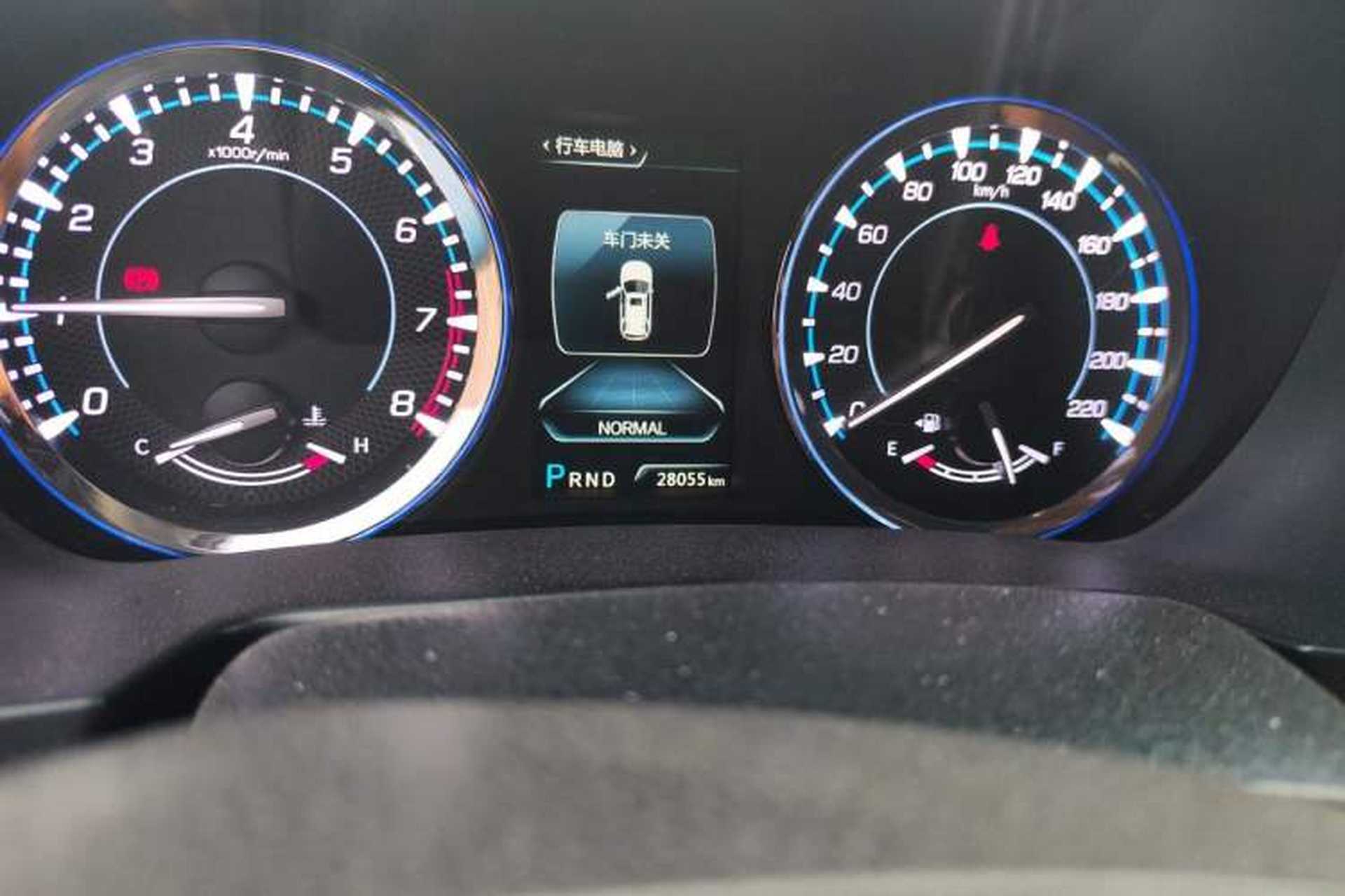 Used CHANGAN CS95 2017 2.0T Two-Wheel Drive Zhitu Edition Odometer Close Up