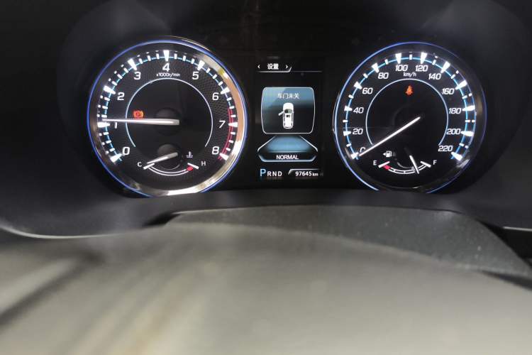 Used CHANGAN CS95 2017 2.0T Two-Wheel Drive Zhitu Edition Odometer Close Up