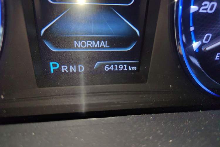 Used CHANGAN CS95 2017 2.0T Two-Wheel Drive Zhitu Edition Odometer Close Up