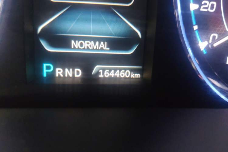 Used CHANGAN CS95 2017 2.0T Four-Wheel Drive SmartDrive Edition Odometer Close Up
