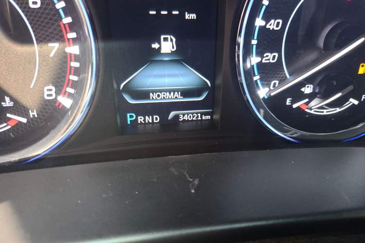 Used CHANGAN CS95 2017 2.0T Two-Wheel Drive Zhitu Edition Odometer Close Up
