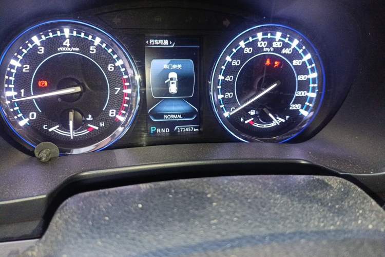 Used CHANGAN CS95 2017 2.0T Four-Wheel Drive SmartDrive Edition Odometer Close Up