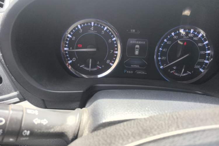 Used CHANGAN CS95 2017 2.0T Two-Wheel Drive Zhiyuan Edition Odometer Close Up