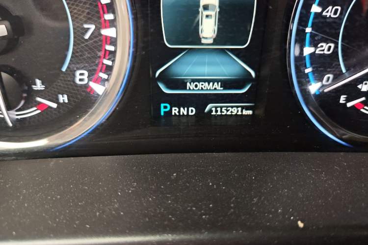 Used CHANGAN CS95 2017 2.0T Two-Wheel Drive Zhiyuan Edition Odometer Close Up