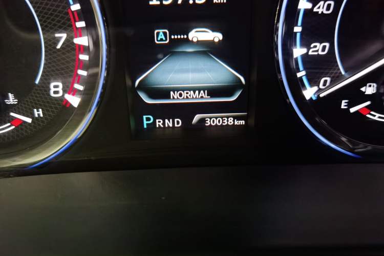 Used CHANGAN CS95 2017 2.0T Two-Wheel Drive Zhitu Edition Odometer Close Up