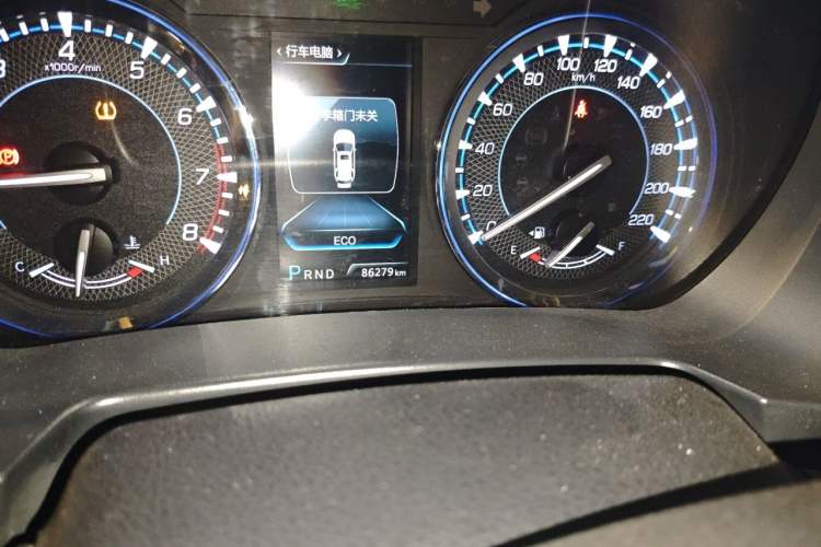 Used CHANGAN CS95 2017 2.0T Four-Wheel Drive SmartDrive Edition Odometer Close Up