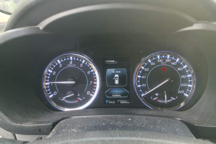 Used CHANGAN CS95 2017 2.0T Two-Wheel Drive Zhitu Edition Odometer Close Up
