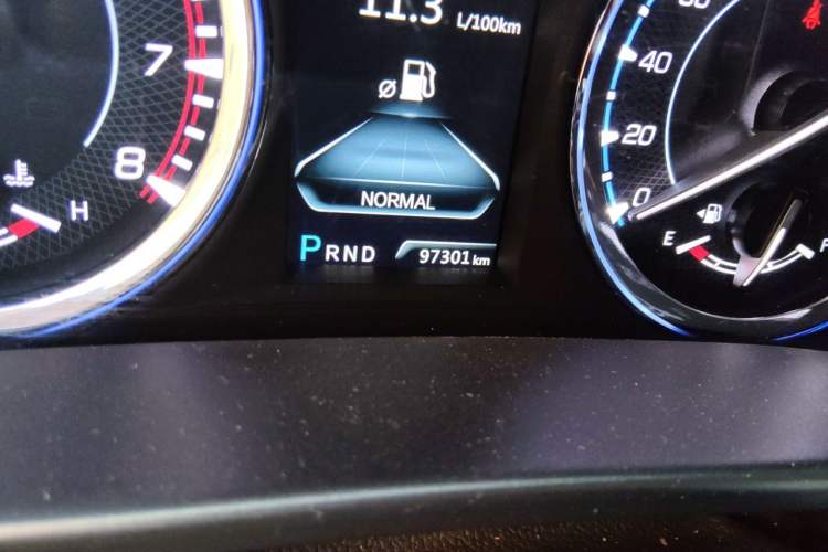 Used CHANGAN CS95 2017 2.0T Four-Wheel Drive ZhiZun Edition Odometer Close Up