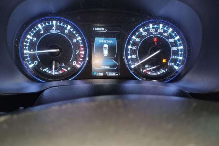 Used CHANGAN CS95 2017 2.0T Two-Wheel Drive Zhiyuan Edition Odometer Close Up