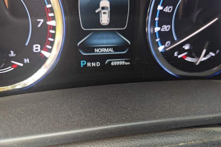 Used CHANGAN CS95 2017 2.0T Two-Wheel Drive Zhitu Edition Odometer Close Up