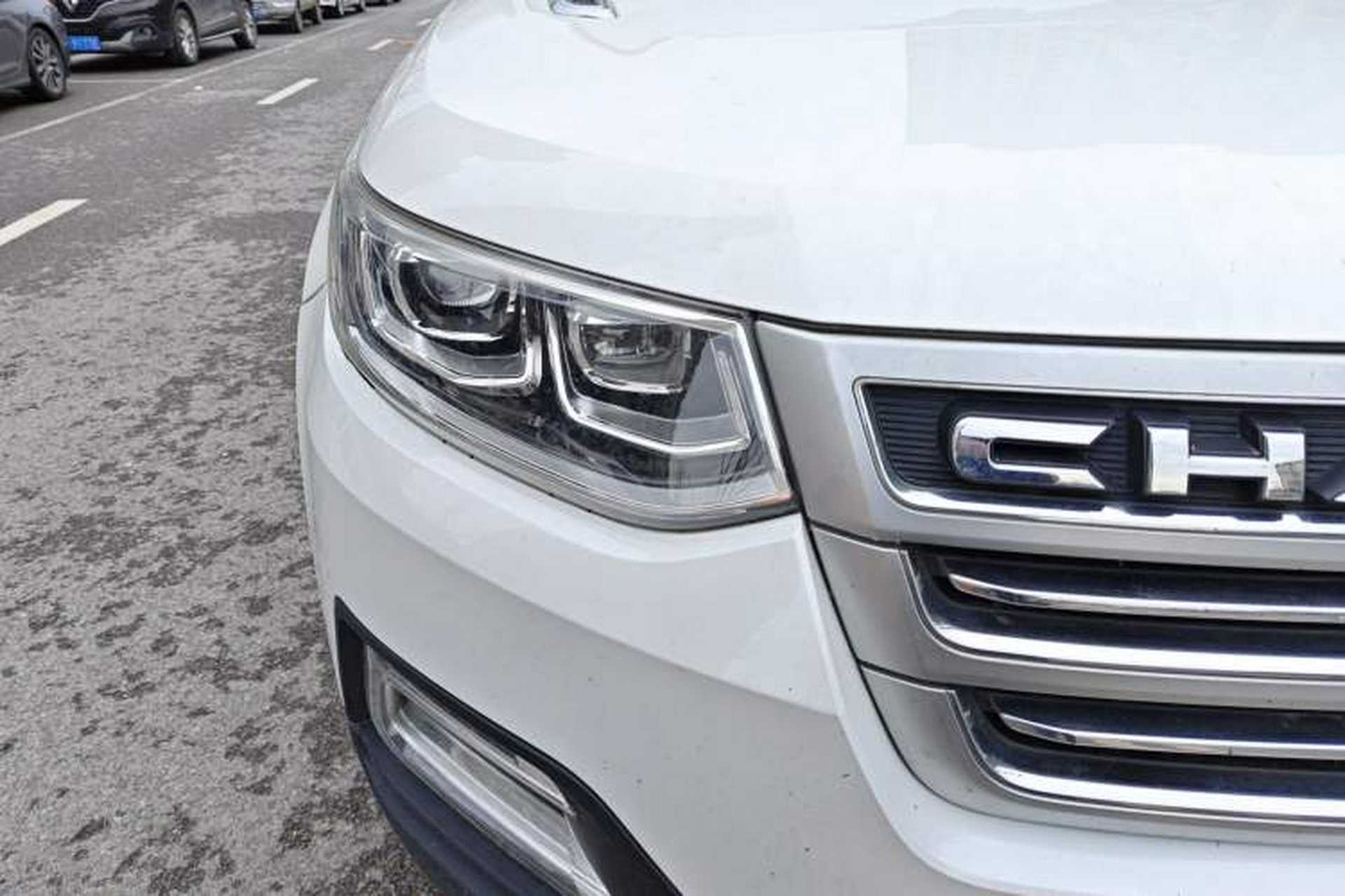 Used CHANGAN CS95 2017 2.0T Four-Wheel Drive SmartDrive Edition Right Front Headlight