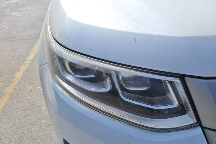 Used CHANGAN CS95 2017 2.0T Two-Wheel Drive Zhiyuan Edition Right Front Headlight