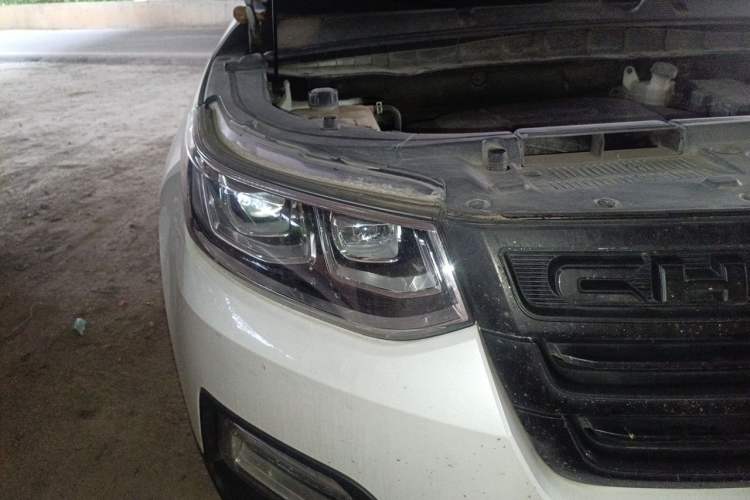 Used CHANGAN CS95 2017 2.0T Two-Wheel Drive Zhiyuan Edition Right Front Headlight