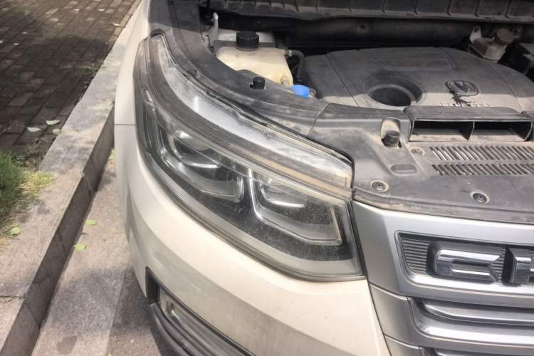 Used CHANGAN CS95 2017 2.0T Two-Wheel Drive Zhiyuan Edition Right Front Headlight