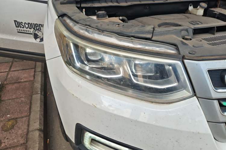 Used CHANGAN CS95 2017 2.0T Two-Wheel Drive Zhiyuan Edition Right Front Headlight