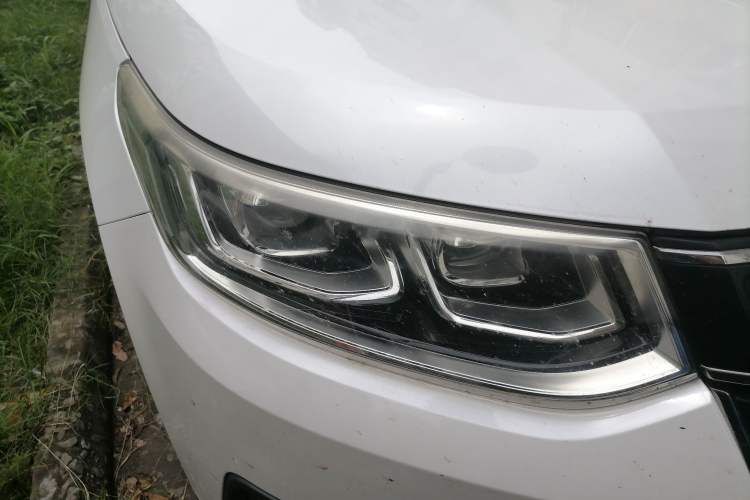 Used CHANGAN CS95 2017 2.0T Four-Wheel Drive ZhiZun Edition Right Front Headlight