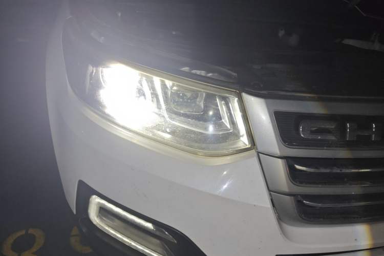Used CHANGAN CS95 2017 2.0T Four-Wheel Drive SmartDrive Edition Right Front Headlight