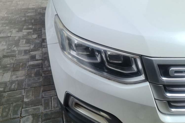 Used CHANGAN CS95 2017 2.0T Two-Wheel Drive Zhiyuan Edition Right Front Headlight