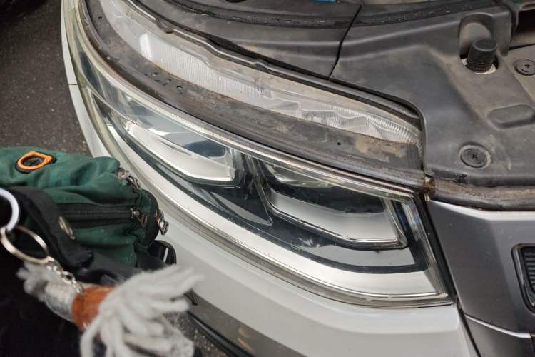 Used CHANGAN CS95 2017 2.0T Four-Wheel Drive SmartDrive Edition Right Front Headlight