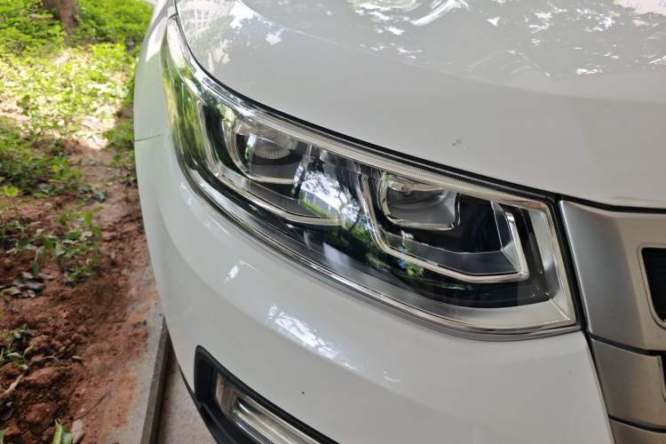 Used CHANGAN CS95 2017 2.0T Four-Wheel Drive SmartDrive Edition Right Front Headlight