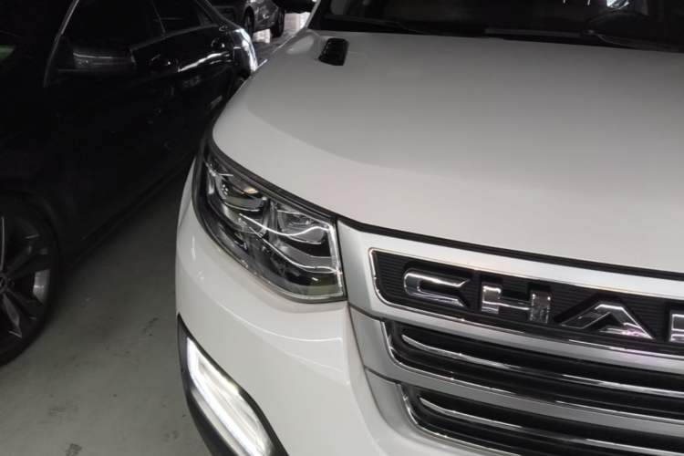 Used CHANGAN CS95 2017 2.0T Two-Wheel Drive Zhiyuan Edition Right Front Headlight