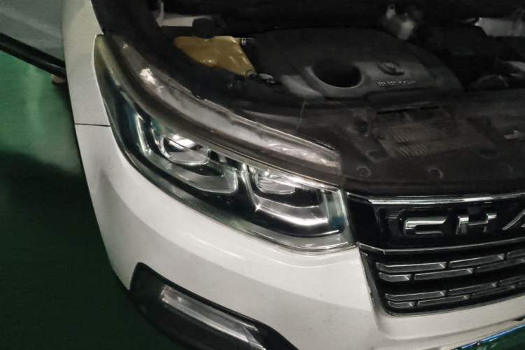 Used CHANGAN CS95 2017 2.0T Two-Wheel Drive Zhituo Edition Right Front Headlight
