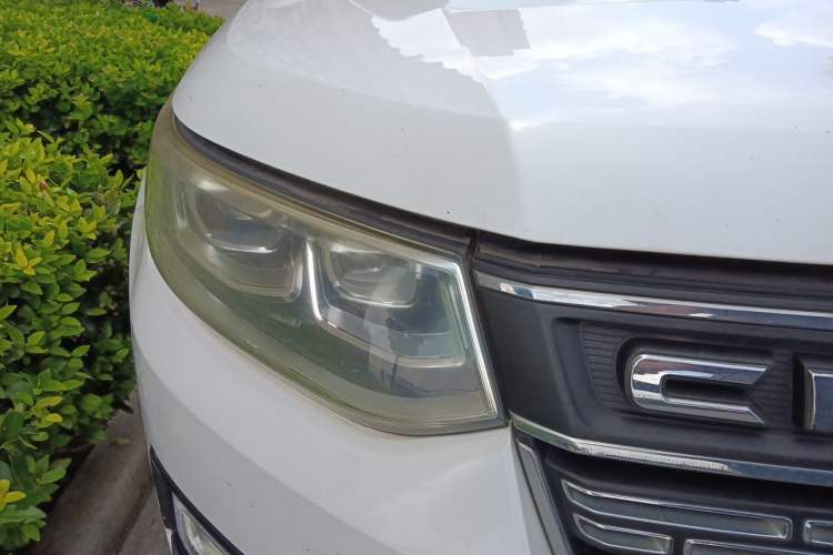 Used CHANGAN CS95 2017 2.0T Four-Wheel Drive ZhiZun Edition Right Front Headlight