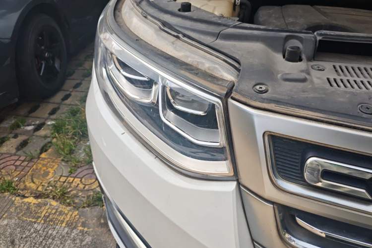 Used CHANGAN CS95 2017 2.0T Two-Wheel Drive Zhiyuan Edition Right Front Headlight