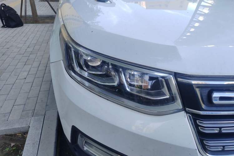 Used CHANGAN CS95 2017 2.0T Two-Wheel Drive Zhituo Edition Right Front Headlight