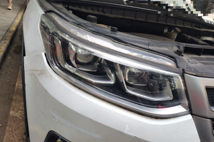 Used CHANGAN CS95 2017 2.0T Two-Wheel Drive Zhitu Edition Right Front Headlight
