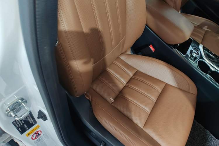 Used CHANGAN CS95 2017 2.0T Two-Wheel Drive Zhituo Edition Right Front Seat